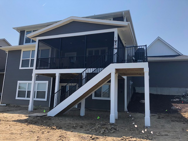Exterior and Interior remodelling and finishing services for decks, siding, roofing, outdoor living, custom tile and stone, basements, flooring and more from Driftwood Builders!